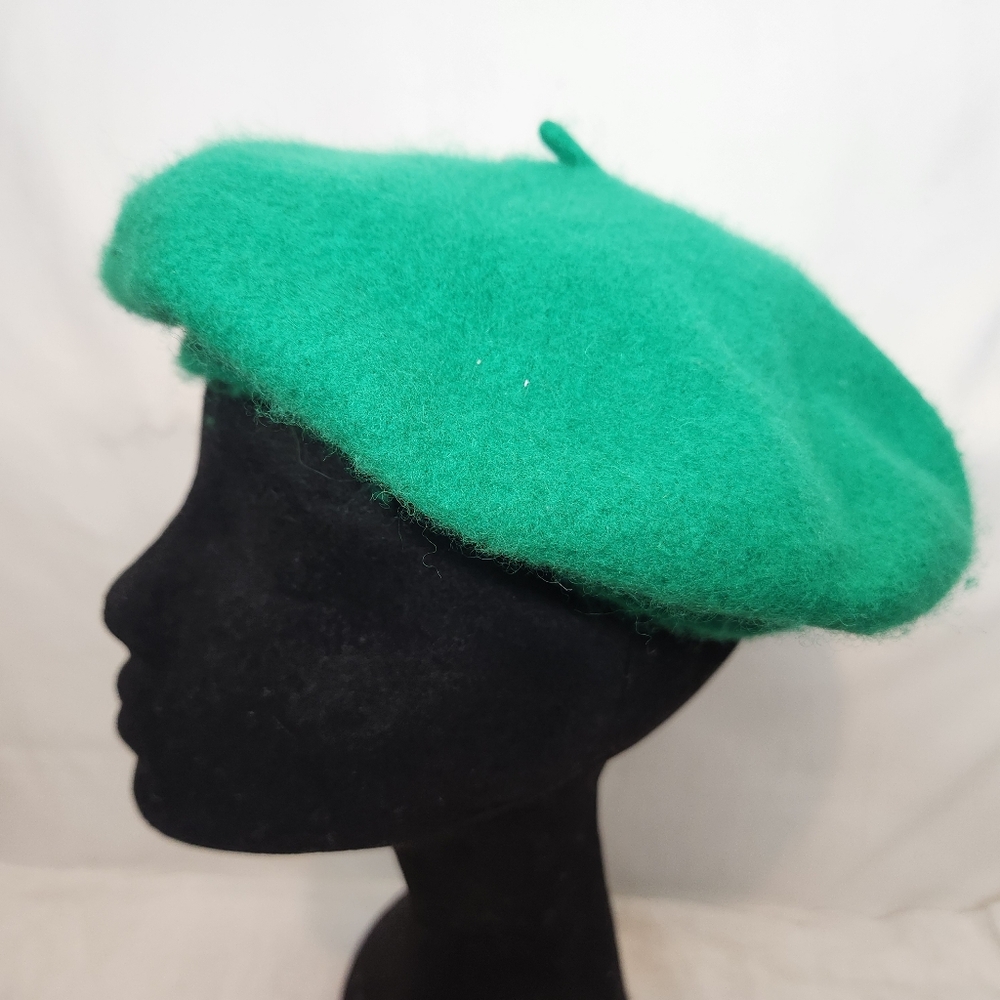 Forever 21 Womens Green Cloche Flat Felt Beret Hat OS